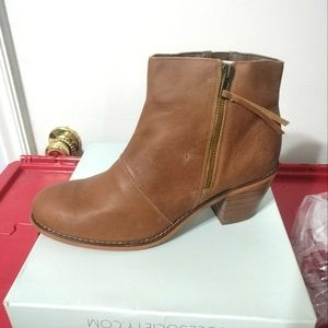 Sole society women's boots size 11